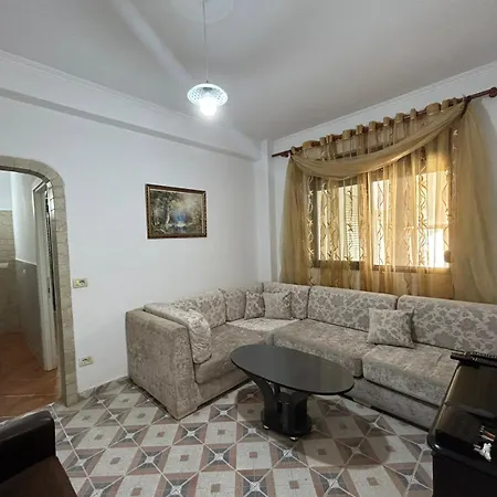 Apartment Lovely Appartament 1-4 Gjm