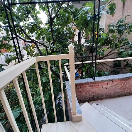 Apartment Lovely Appartament 1-4 Gjm *