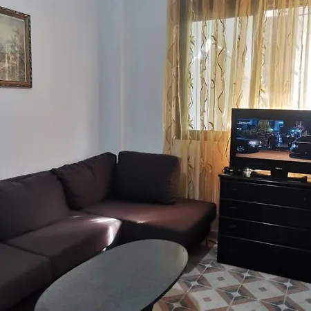 Lovely Appartament 1-4 Gjm Apartment