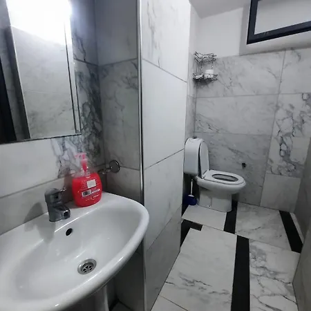 Daire Lovely Appartament 1-4 Gjm *